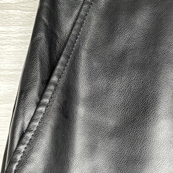 7 For All Mankind Black Faux Leather Pants Women’s M Vegan Leather Coated Jogger - Picture 5 of 15